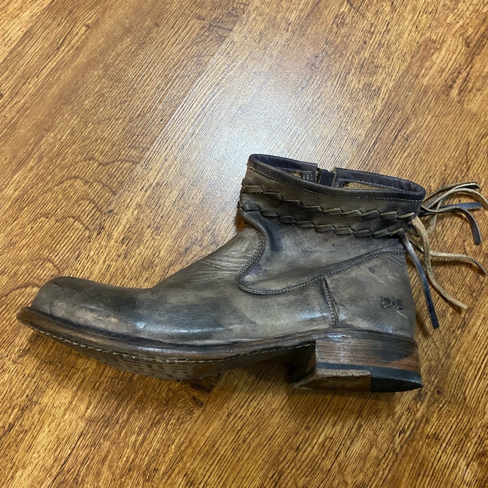 Bed Stu Craven Fringe Gray Leather Bootie Size 10